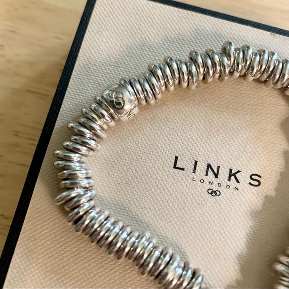 LINKS of London Bracelet & Heart Charm - Picture 2 of 11